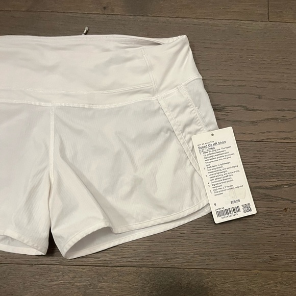 Lululemon white shorts sz 8 NWT retail $66 - Picture 2 of 3